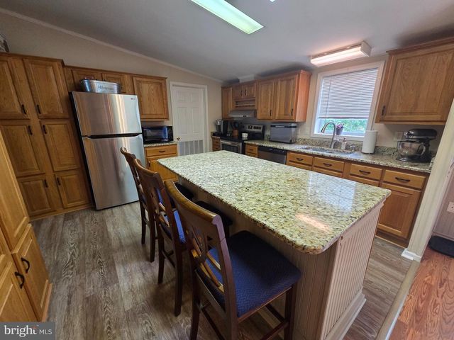 1 SHADYWOOD DR, Quakertown, PA 18951
