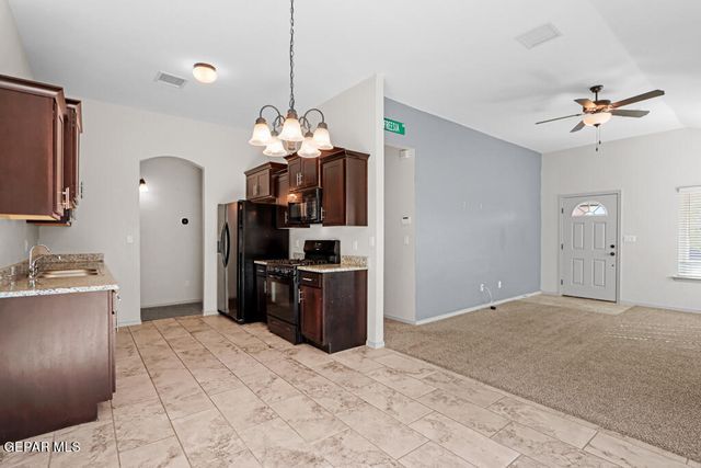 11648 FLOR FREESIA Drive, Socorro, TX 79927