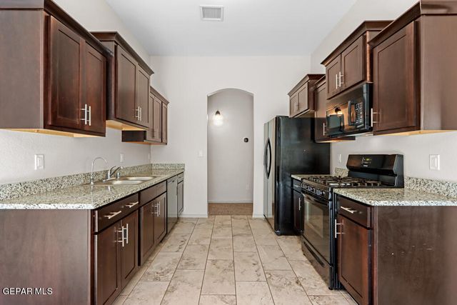11648 FLOR FREESIA Drive, Socorro, TX 79927