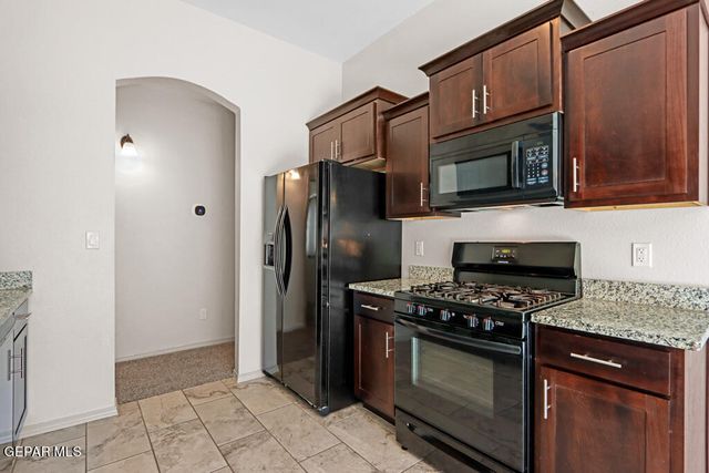11648 FLOR FREESIA Drive, Socorro, TX 79927