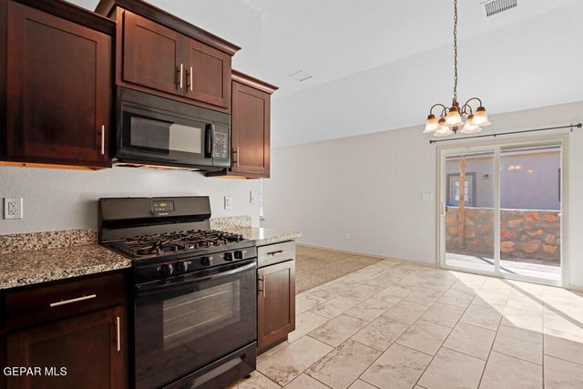 11648 FLOR FREESIA Drive, Socorro, TX 79927