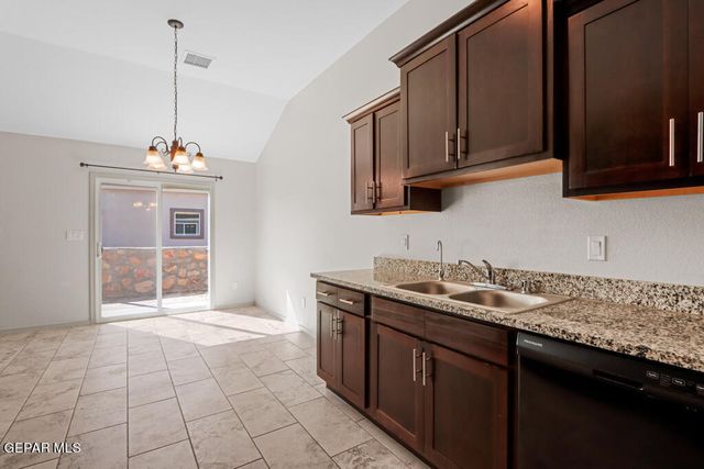 11648 FLOR FREESIA Drive, Socorro, TX 79927
