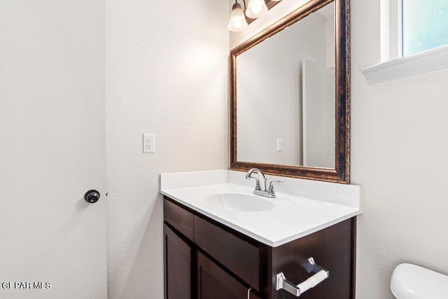 11648 FLOR FREESIA Drive, Socorro, TX 79927
