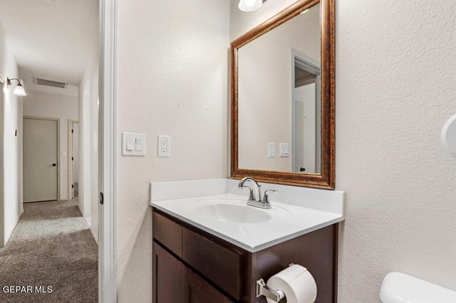 11648 FLOR FREESIA Drive, Socorro, TX 79927