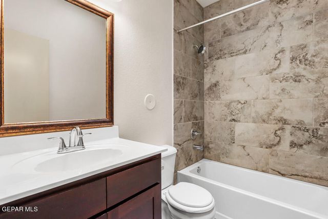 11648 FLOR FREESIA Drive, Socorro, TX 79927