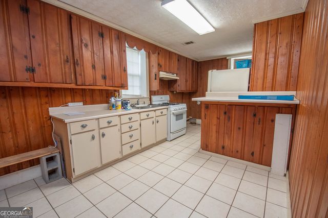 307 3rd Avenue, Manchester, GA 31816