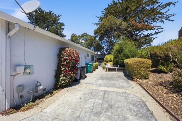 9345 Holly Oak Way, Salinas, CA 93907