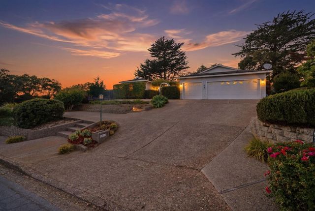 9345 Holly Oak Way, Salinas, CA 93907