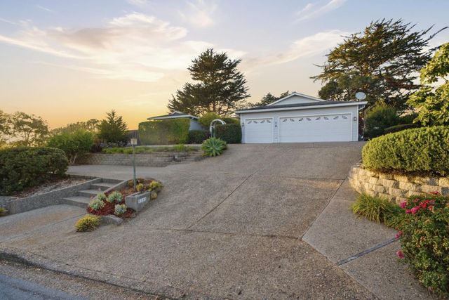 9345 Holly Oak Way, Salinas, CA 93907
