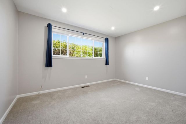 9345 Holly Oak Way, Salinas, CA 93907