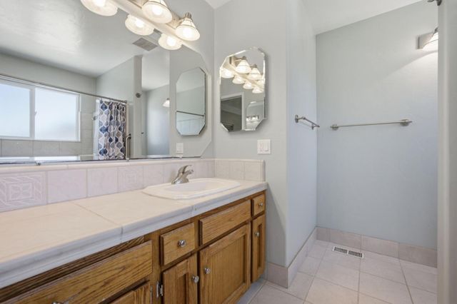 9345 Holly Oak Way, Salinas, CA 93907