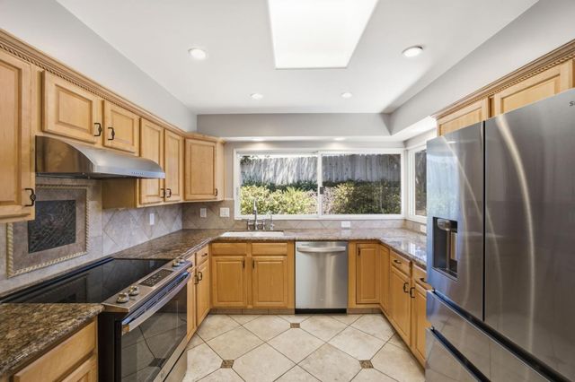 9345 Holly Oak Way, Salinas, CA 93907