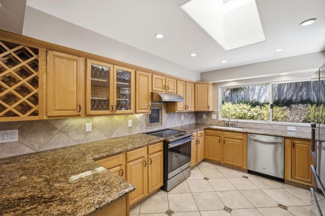 9345 Holly Oak Way, Salinas, CA 93907