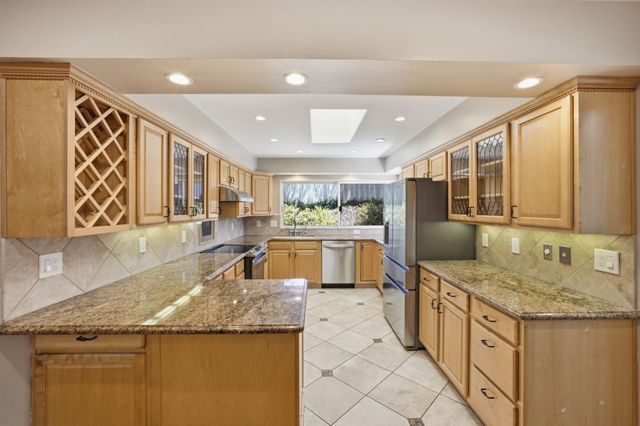 9345 Holly Oak Way, Salinas, CA 93907
