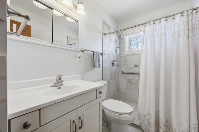 305 21st Avenue N, Fargo, ND 58102