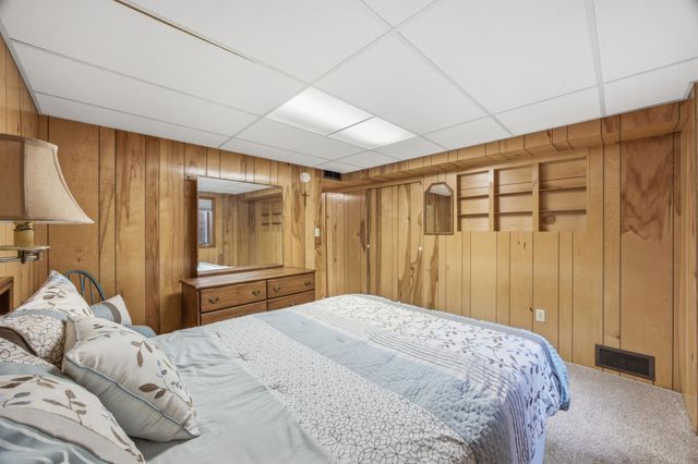 305 21st Avenue N, Fargo, ND 58102