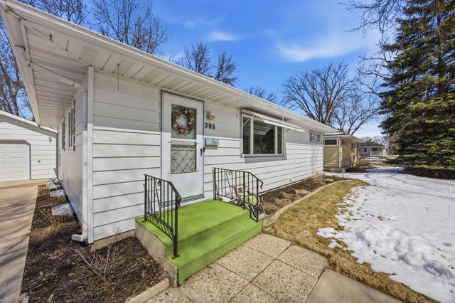 305 21st Avenue N, Fargo, ND 58102