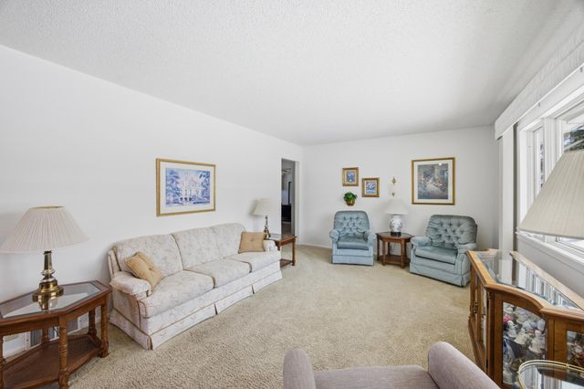 305 21st Avenue N, Fargo, ND 58102