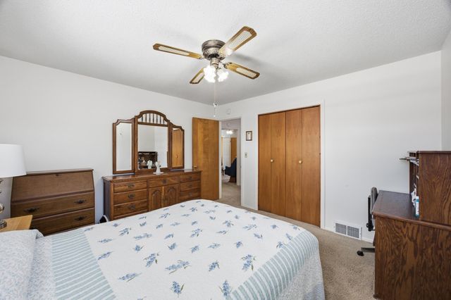 305 21st Avenue N, Fargo, ND 58102