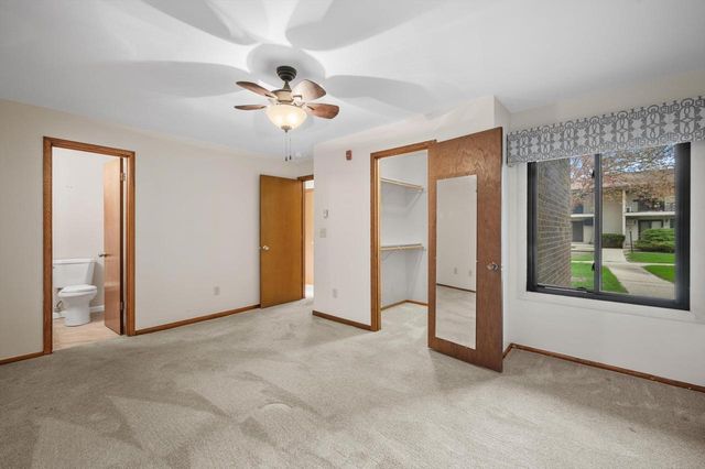 1654 Carriage LANE, New Berlin, WI 53151