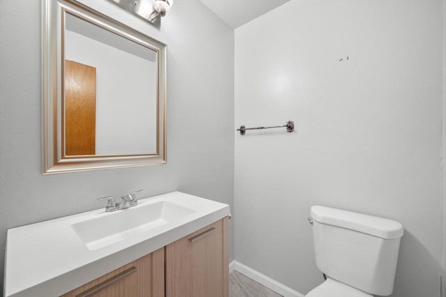 1654 Carriage LANE, New Berlin, WI 53151