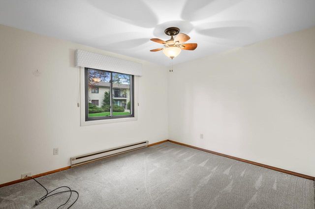 1654 Carriage LANE, New Berlin, WI 53151