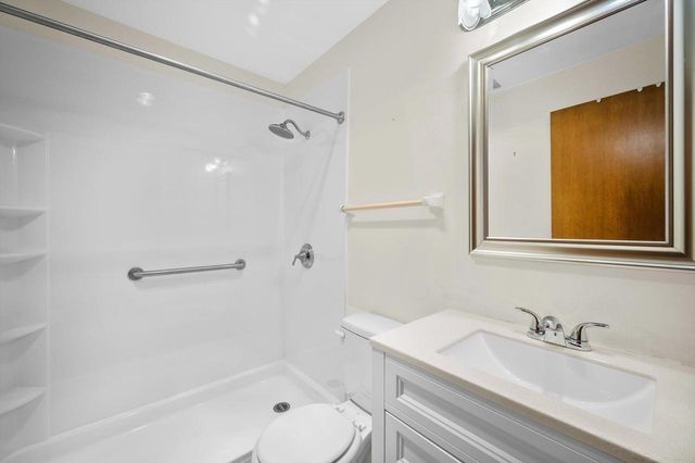 1654 Carriage LANE, New Berlin, WI 53151