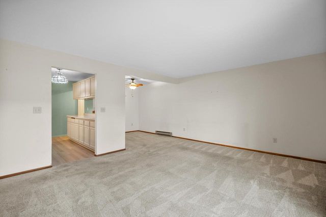 1654 Carriage LANE, New Berlin, WI 53151