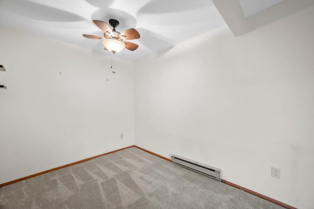 1654 Carriage LANE, New Berlin, WI 53151