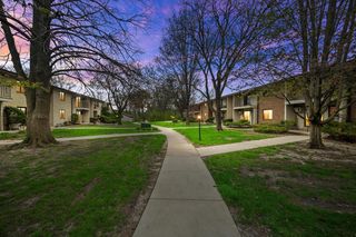 1654 Carriage LANE, New Berlin, WI 53151