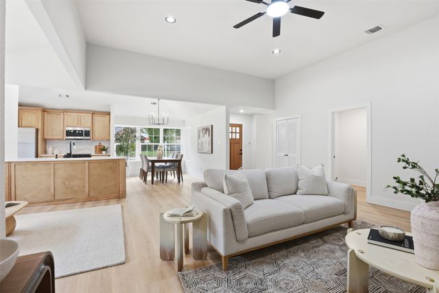 6415 High Country Trail, Arlington, TX 76016