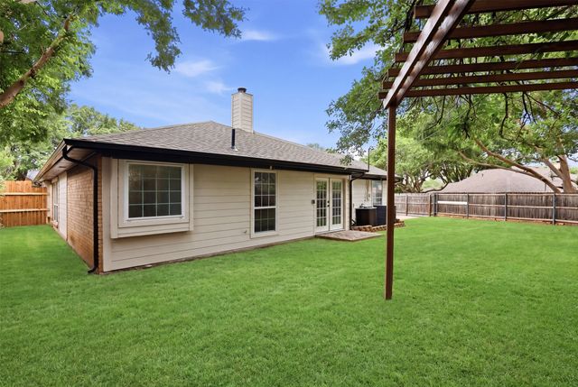 6415 High Country Trail, Arlington, TX 76016