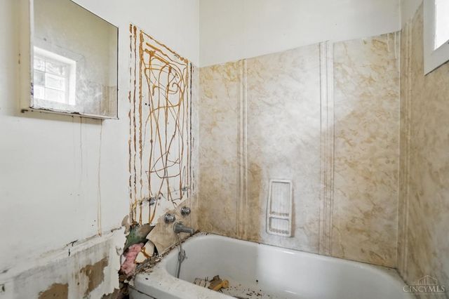 64 E McMicken Avenue, Cincinnati, OH 45202