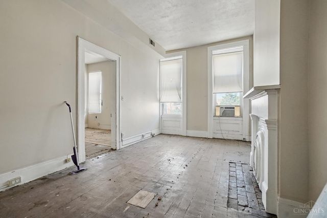 64 E McMicken Avenue, Cincinnati, OH 45202