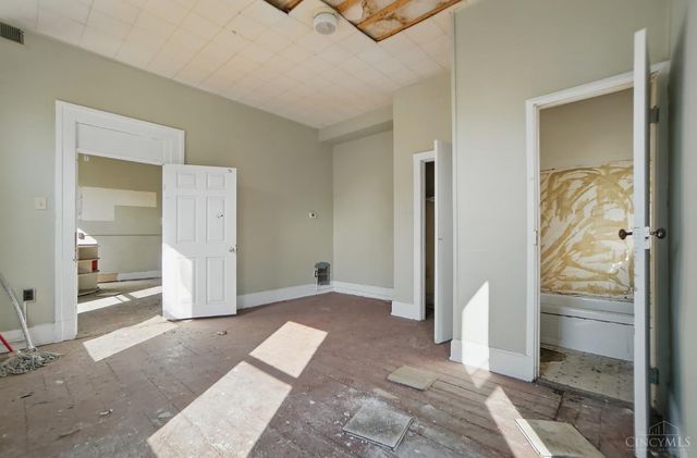 64 E McMicken Avenue, Cincinnati, OH 45202