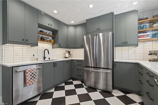 4148 Edinburgh DR, Virginia Beach, VA 23452