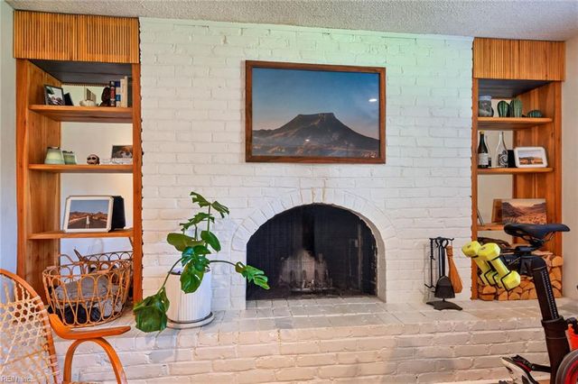 4148 Edinburgh DR, Virginia Beach, VA 23452