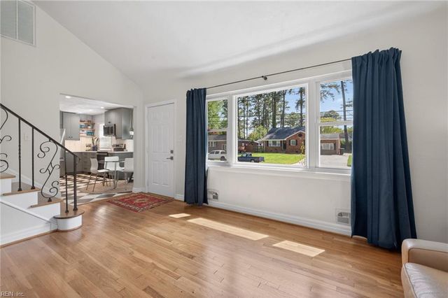 4148 Edinburgh DR, Virginia Beach, VA 23452