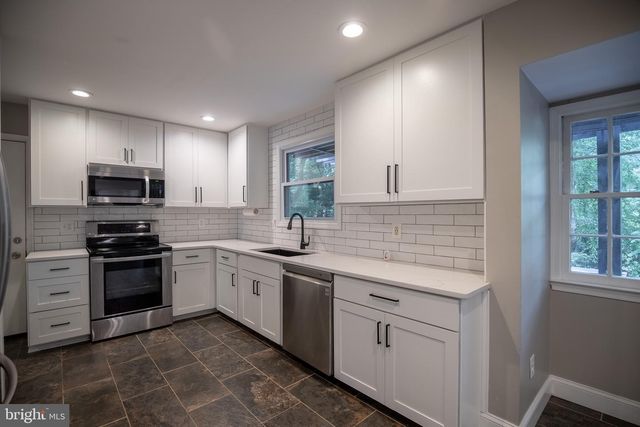 4836 GAINSBOROUGH DR, Fairfax, VA 22032