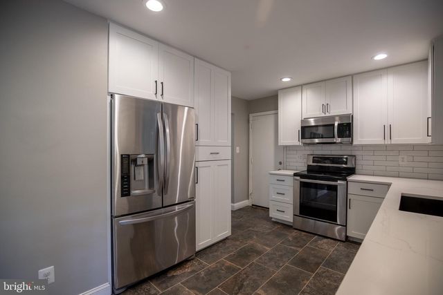 4836 GAINSBOROUGH DR, Fairfax, VA 22032