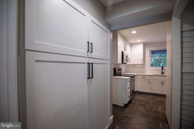 4836 GAINSBOROUGH DR, Fairfax, VA 22032