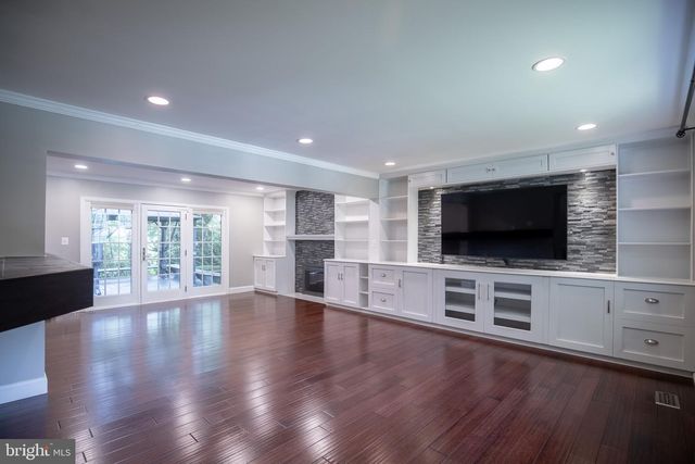 4836 GAINSBOROUGH DR, Fairfax, VA 22032