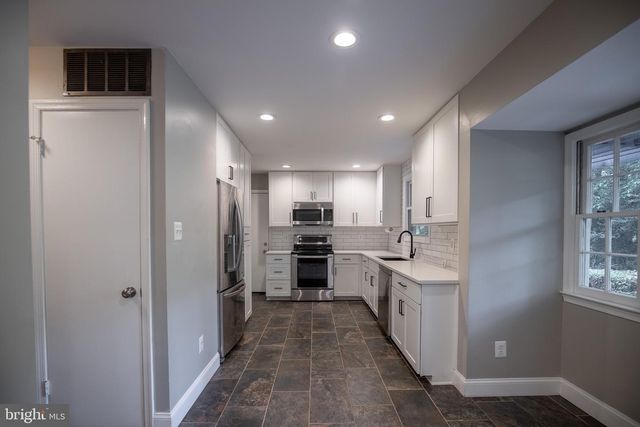 4836 GAINSBOROUGH DR, Fairfax, VA 22032