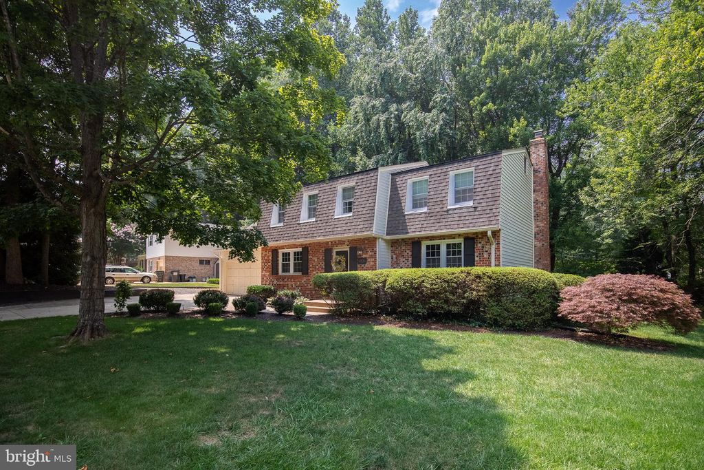 4836 GAINSBOROUGH DR, Fairfax, VA 22032