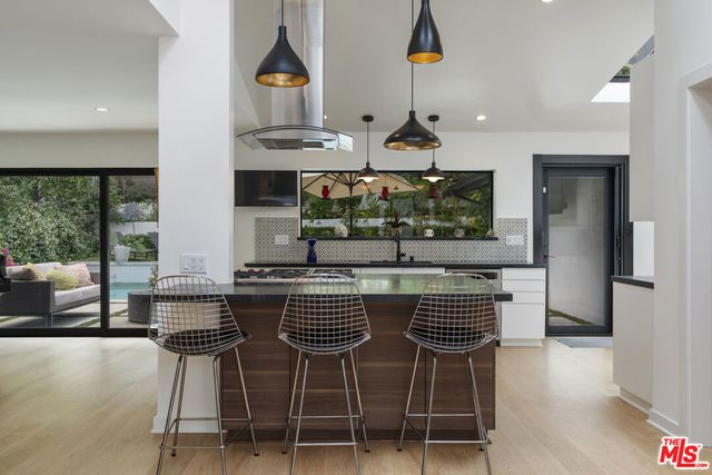 3135 Nichols Canyon Road, Los Angeles, CA 90046