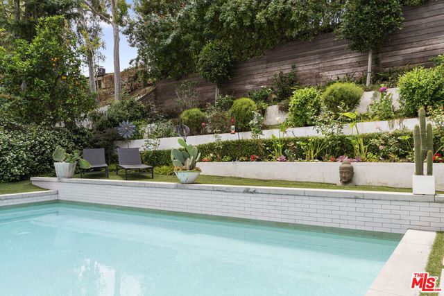 3135 Nichols Canyon Road, Los Angeles, CA 90046