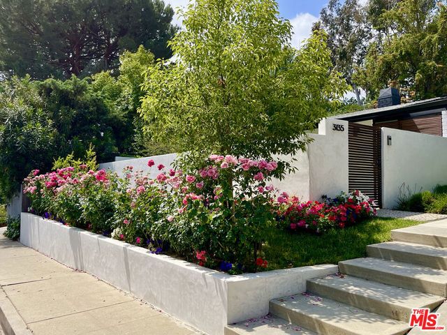 3135 Nichols Canyon Road, Los Angeles, CA 90046