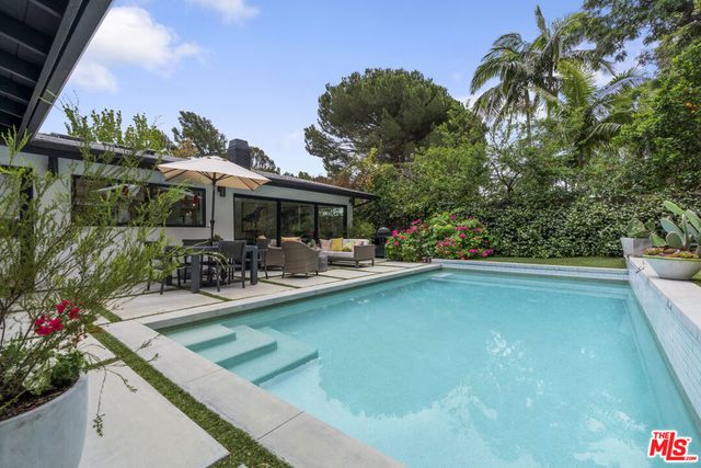 3135 Nichols Canyon Road, Los Angeles, CA 90046