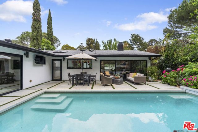 3135 Nichols Canyon Road, Los Angeles, CA 90046