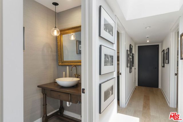 3135 Nichols Canyon Road, Los Angeles, CA 90046